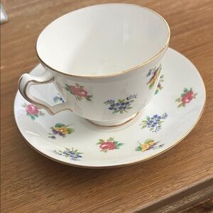 Floral Rose Pansy Royal Staffordshire Bone China Teacup & Saucer Set gold rim